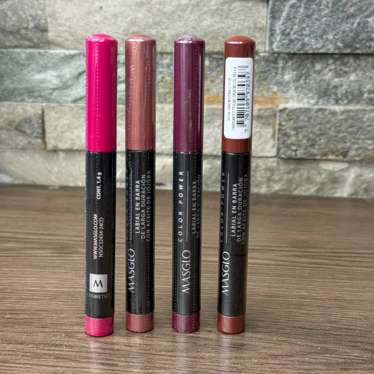 Labial en barra masglo color power